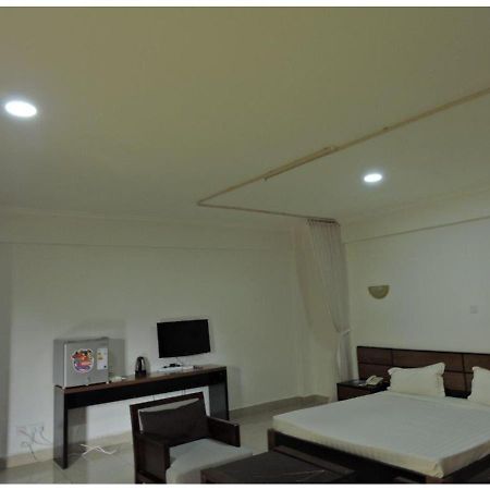 Sky Hotel Nairobi Bagian luar foto
