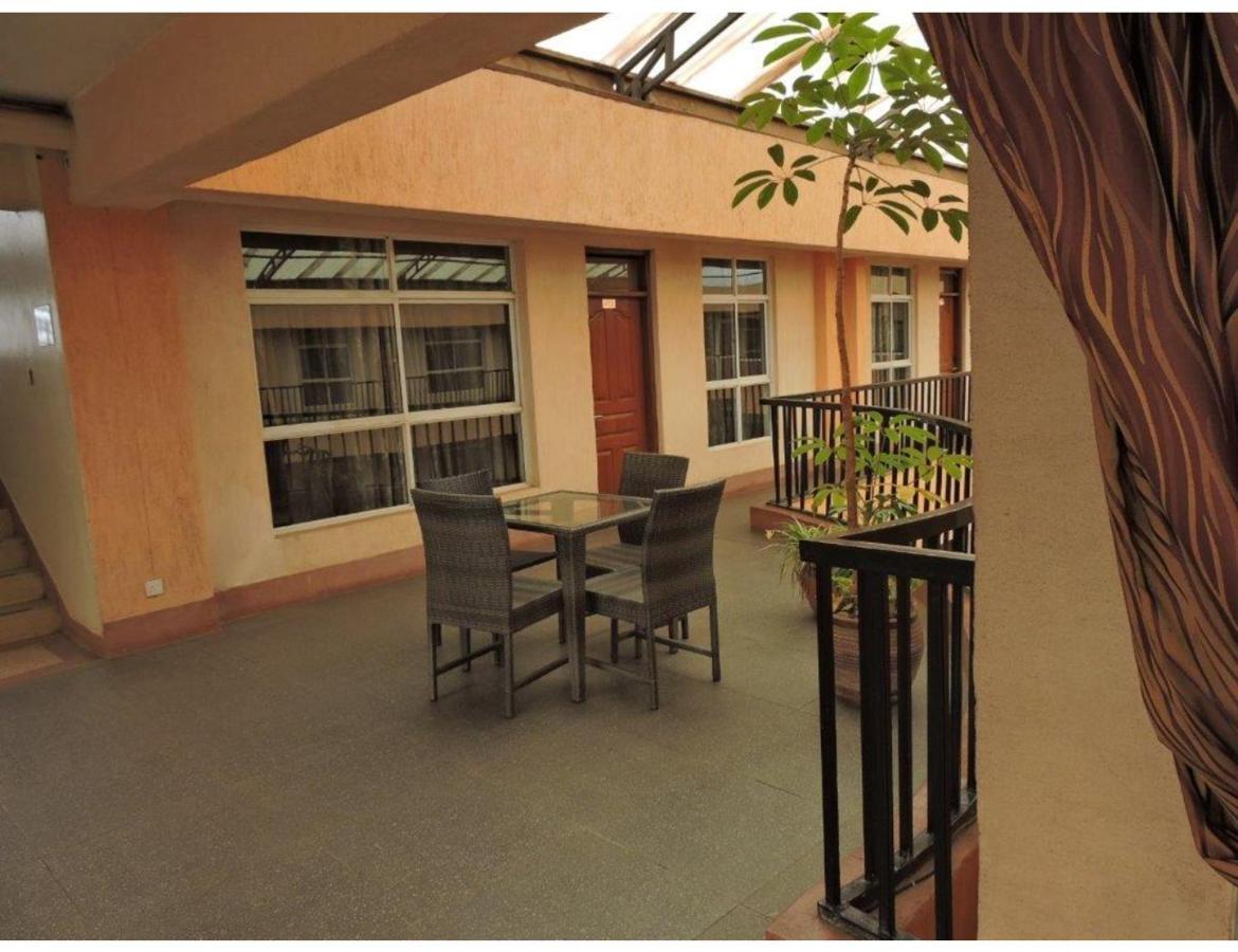 Sky Hotel Nairobi Bagian luar foto
