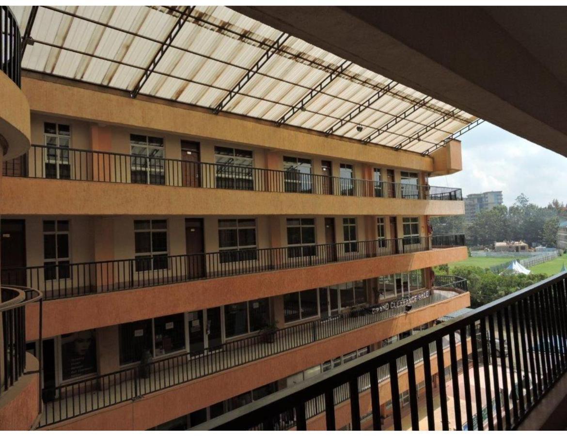 Sky Hotel Nairobi Bagian luar foto