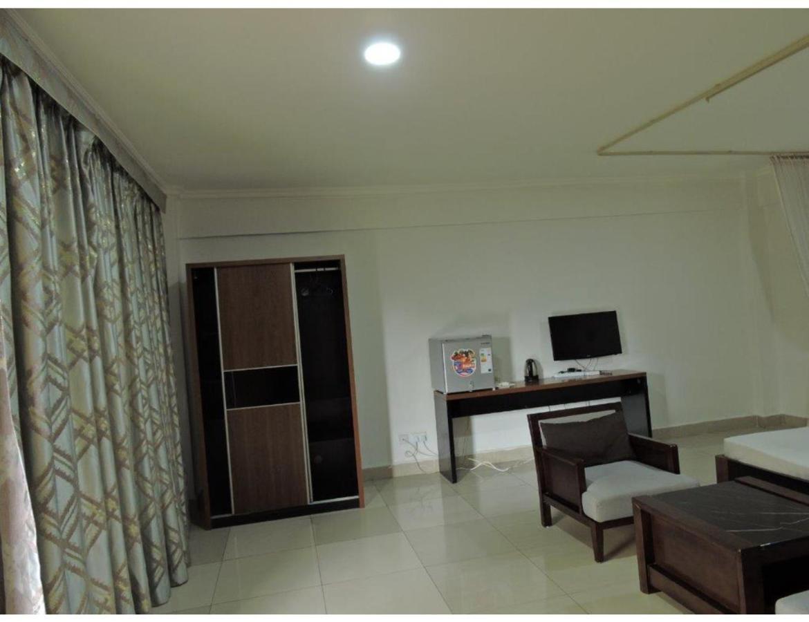 Sky Hotel Nairobi Bagian luar foto