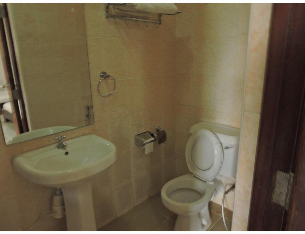 Sky Hotel Nairobi Bagian luar foto