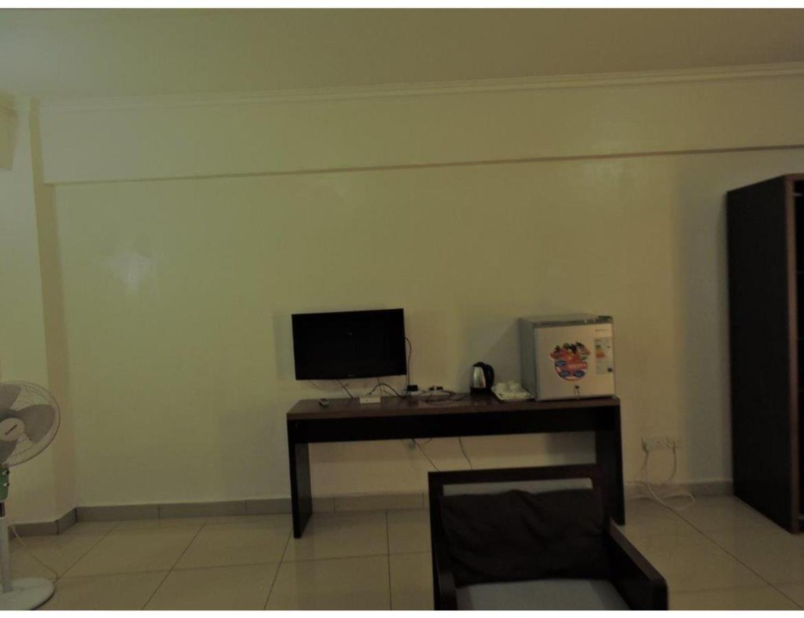 Sky Hotel Nairobi Bagian luar foto