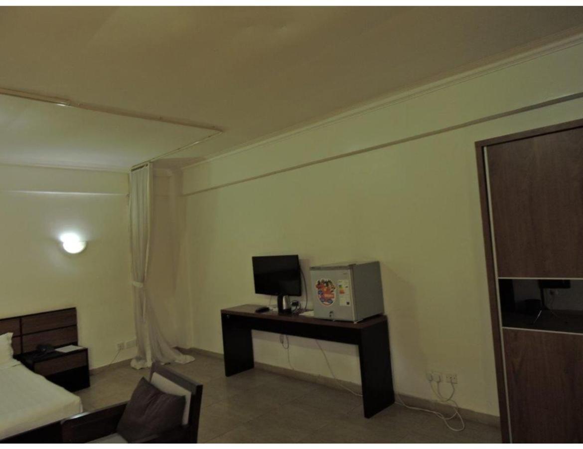 Sky Hotel Nairobi Bagian luar foto