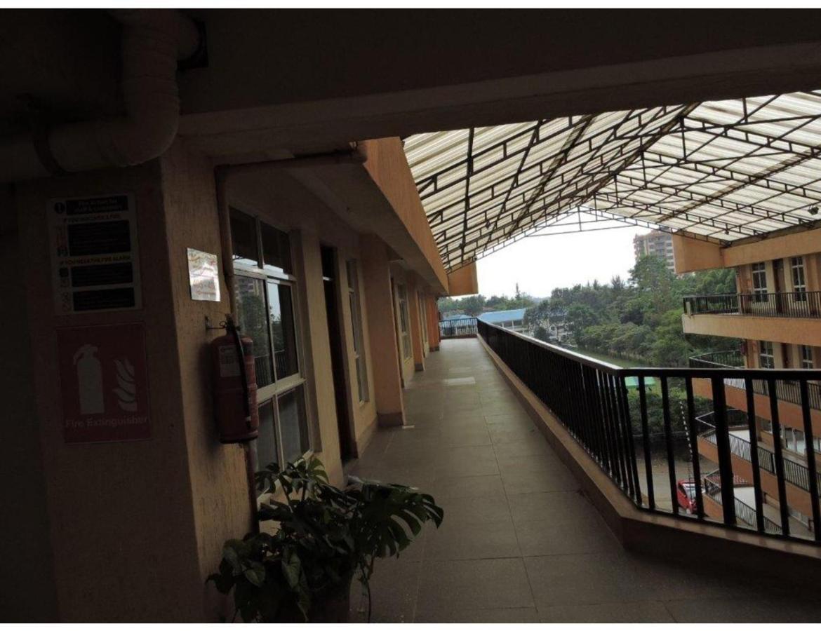 Sky Hotel Nairobi Bagian luar foto