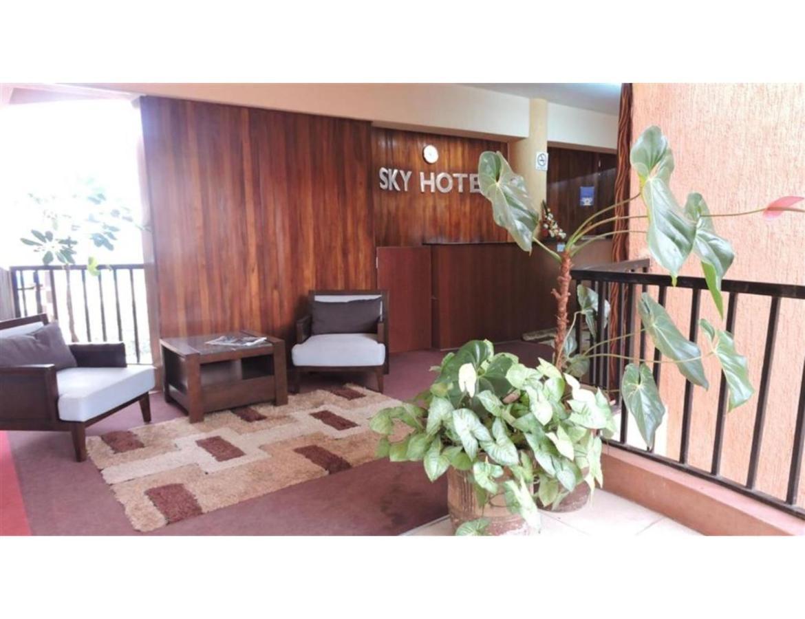 Sky Hotel Nairobi Bagian luar foto