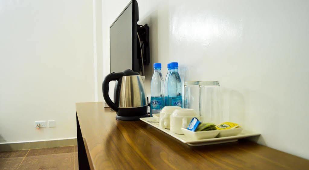 Sky Hotel Nairobi Bagian luar foto