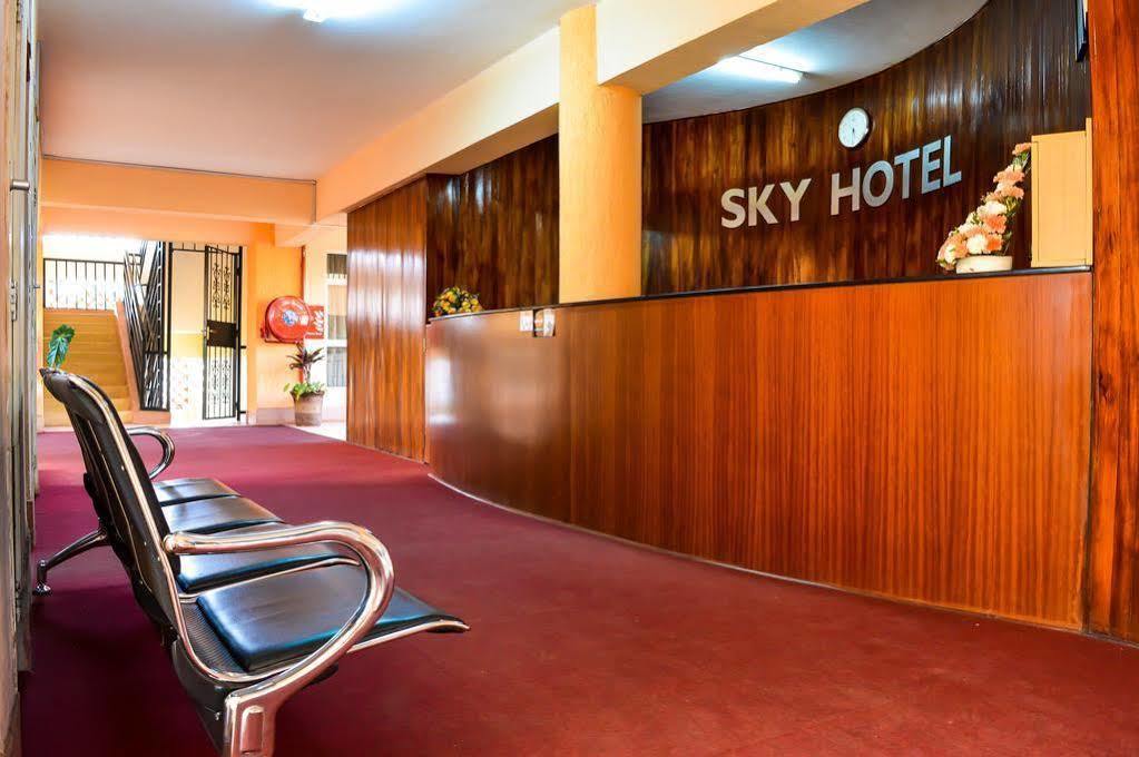 Sky Hotel Nairobi Bagian luar foto