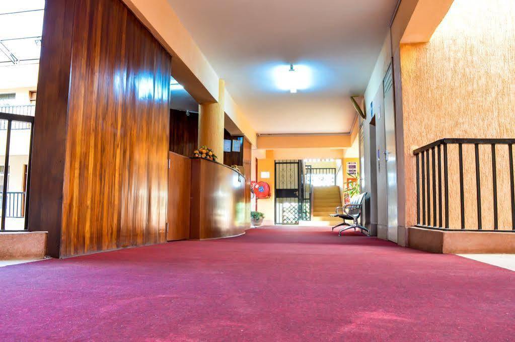 Sky Hotel Nairobi Bagian luar foto