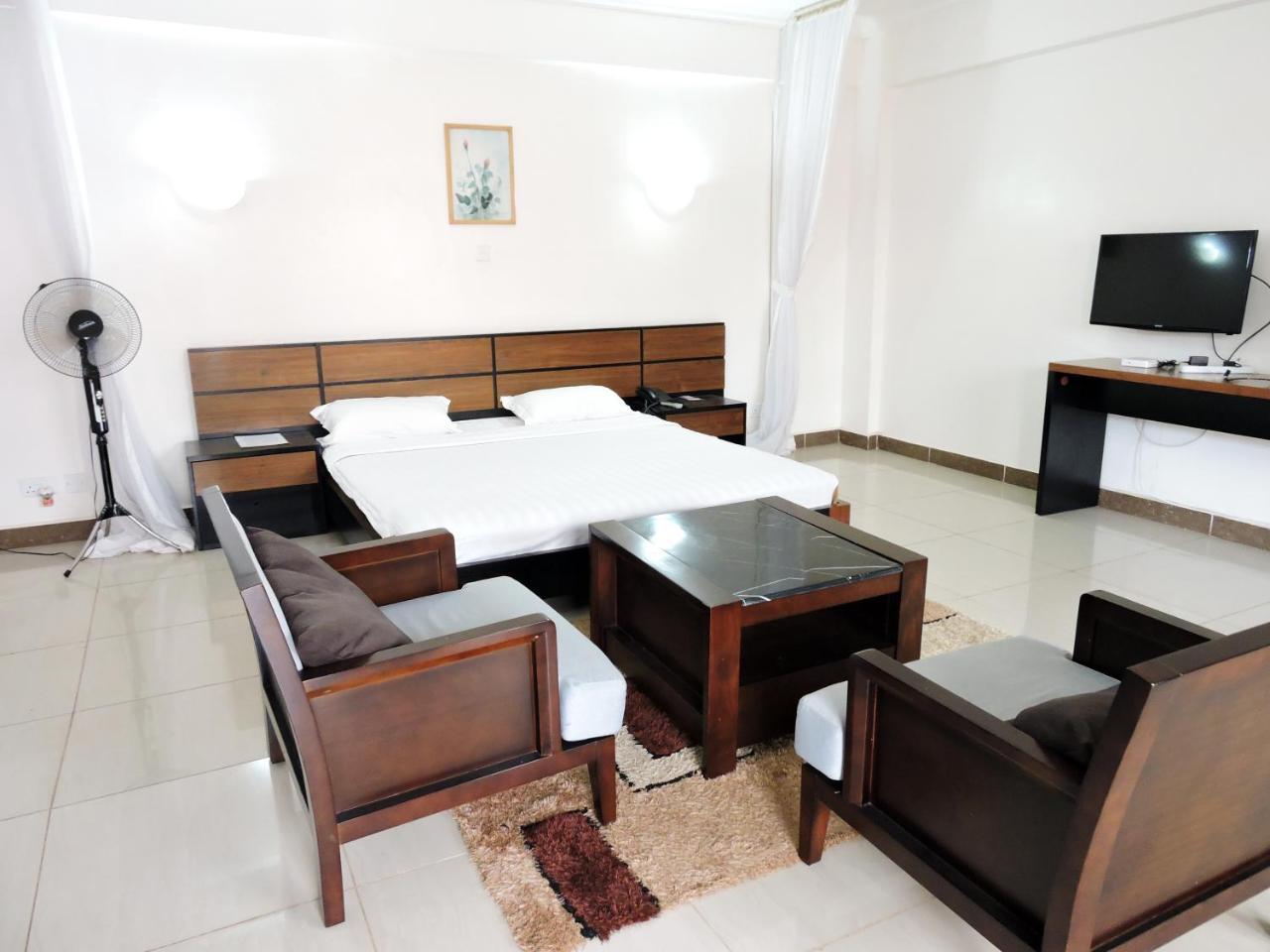 Sky Hotel Nairobi Bagian luar foto